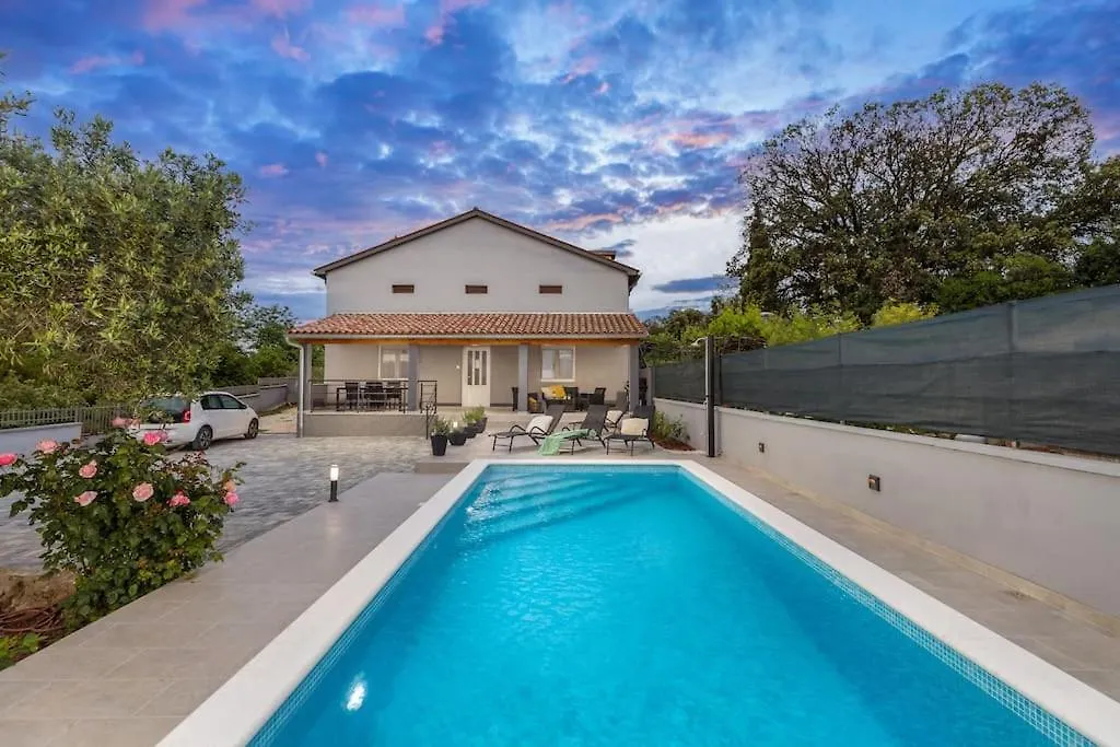 House Katarina With Private Swiming Pool Villa Póla