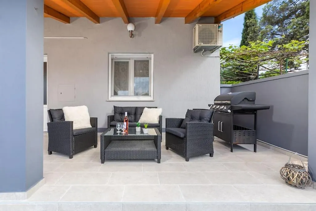 House Katarina With Private Swiming Pool Villa Póla